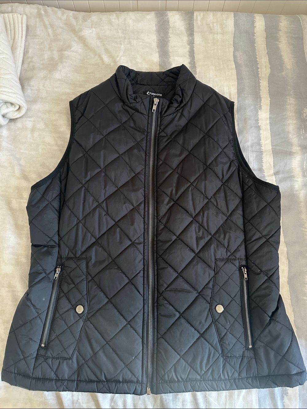 Fuinloth Black Quilted Sleeveless Vest with Zip Pockets